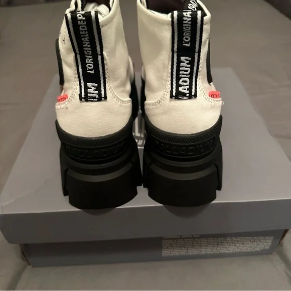 Palladium Star White Revolt Hi TX Boots NIB US 6.5 Women’s - Picture 4 of 5